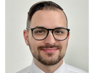 KRATKA, A ZAPANJUĆA ŽIVOTNA PRIČA SARAJLIJE: Majka ga je spasila noseći ga kroz Miljacku, a sada je diplomirao medicinu na Harvardu