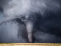 TORNADA I OLUJE POHARALI SAD: Poginulo najmanje 18 osoba, stotine hiljada bez struje