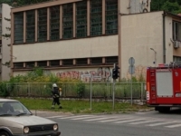 POLA GRADA BEZ STRUJE: Eksplodirala trafostanica u Tuzli, vatrogasci na terenu