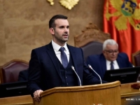 U MIRNOM TONU, DA SE NIKO NE NALJUTI: Spajić odgovorio premijeru Srbije na zamjerke zbog podrške Rezoluciji o Srebrenici