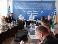 VARNICE NA SJEDNICI KOMISIJE ZA IZBOR I IMENOVANJE: Mioković želi Vukoju, Gratz mu poručio  - 'Dragane, nemoj glasati!' (VIDEO)