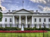 UDARIO AUTOM U KAPIJU BIJELE KUĆE I POGINUO: Primijenjeni sigurnosni protokoli i nije bilo prijetnje po...