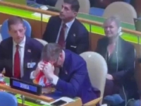 NEVJEROVATNE SCENE U SALI GENERALNE SKUPŠTINE UN-a: Da li je to Vučić zaplakao nakon što je saznao rezultate glasanja... (VIDEO)
