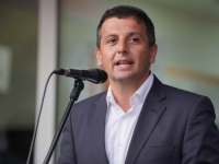 VUKANOVIĆ SUMNJA U ZAKULISNE IGRE: 'Svi funkcioneri SDS-a iz vremena sankcionisanja prešli u SNSD, a SDS i dalje na 'crnoj listi'!'