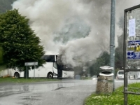 DRAMA U SUSJEDSTVU: Zapalio se autobus koji je na izlet prevozio djecu