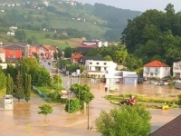 U BUŽIMU POD VODOM 30 OBJEKATA: Obilne kišne padavine dovele su do izlijevanja brojnih kanala za...