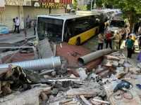 DRAMA U ISTANBULU: Srušila se trospratnica, u toku akcija spašavanja