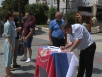 DOKOLICA FUNKCIONERA SDS-a: Skupljaju potpise 'za odbranu 9. januara'