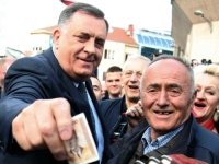 BOSANSKA REALNOST: Dok Dodik prijeti secesijom, iz RS-a pozajmljuju novac od Federacije BiH, evo dokaza...