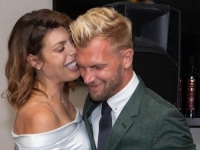 JE LI NA POMOLU SKANDAL: Muž Blanke Vlašić uživo izvještavao sa Eura, pa slučajno 'pokazao' par ženskih nogu na krevetu... (VIDEO)