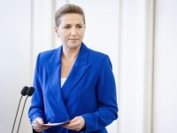 ŠTA JE OBEZBJEĐENJE RADILO, AKO GA UOPĆE IMA: Muškarac napao i udario dansku premijerku u centru Kopenhagena