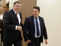 STEVANDIĆ SE POŽALIO: 'Dok ja branim Dodika, niži funkcioneri SNSD-a mi čeprkaju po stranci'