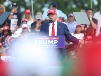 TRUMP PROMIJENIO STAV O IMIGRANTIMA: 'Stranci koji završe fakultet u SAD-u trebaju automatski dobiti zelenu kartu'