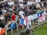 SRAMOTNE SCENE: Englezi zgroženi ponašanjem navijača na utakmici protiv BiH (VIDEO)