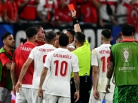 POTPUNI HAOS NA EURU: Na utakmici između Turske i Češke sudac se pogubio, pa bježao od igrača …