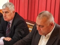 ILIJA ILIĆ, HDZ-ovac KOJI JE JUČER NASRNUO NA HARISA ZAHIRAGIĆA: Čovićeva sirovina je na budžetu već 20 godina, a osvojila je bijednih 1.267 glasova