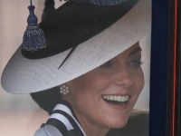 SVIJET JE NA TO ČEKAO MJESECIMA: Kate Middleton se prvi put pojavila u javnosti nakon objave da boluje od raka (VIDEO+FOTO)