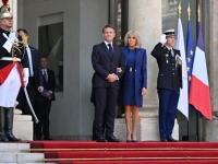 PREDSJEDNIK SAD U POSJETI FRANCUSKOJ: Macron dočekao Bidena ispred Jelisejske palate