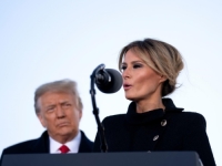 IAKO GA NIGDJE NIJE JAVNO PODRŽALA: Trump tvrdi da je Melaniji 'jako teško' zbog njegovog sudskog procesa