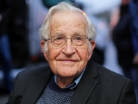 JEDAN OD NAJPLODNIJIH ŽIVIH NAUČNIKA: Noam Chomski imao moždani udar