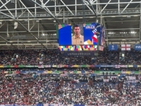 ĐOKOVIĆ SE POJAVIO NA EKRANU PRED POČETAK MEČA SRBIJA-ENGLESKA: Njegova poruka podigla atmosferu (VIDEO)