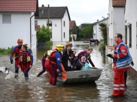 NA HILJADE LJUDI NAPUSTILO SVOJE DOMOVE: Petero mrtvih u poplavama koje su zahvatile južnu Njemačku (FOTO)