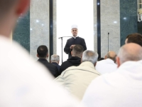 PRVI PUT PUTUJU U IHRAMIMA NAKON 25 GODINA: Reisul-ulema ispratio prvu grupu hadžija