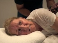 MUČNE SCENE: Muzička superzvijezda u potresnom dokumentarcu se slomila pred kamerama i jecala... (VIDEO)