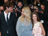 SIENNA MILLER ISKRENO: 'U ovim godinama nismo stare vještice' (FOTO)