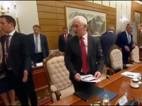 DIPLOMATSKI SKANDAL U PJONGJANGU: Putinovi ministri izbačeni iz sale! (VIDEO)