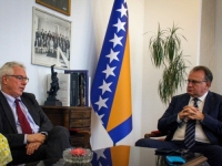 JEDAN SASTANAK, DVA SAOPŠTENJA: Da li je ambasador Murphy hvalio rad Nikšićeve vlade ili joj je izdiktirao zadatke?
