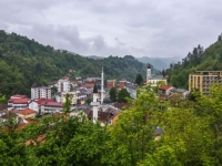 PROZIVANJA, OPTUŽBE, PSOVKE, SVAĐE...: Ima li nade u dogovor 'probosanskih stranaka' u Srebrenici i da li je on zaista potreban?
