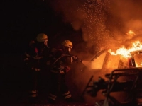 POLICAJCU IZ BILEĆE ZAPALJEN AUTOMOBIL: Uviđajem je utvrđeno da je automobil posut ...