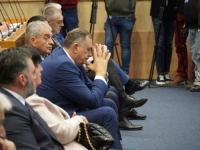 ŠTA ĆE BITI SA PLATAMA I PENZIJAMA DOK DODIK RUSUJE: Republici Srpskoj dolazi na naplatu 300 miliona KM