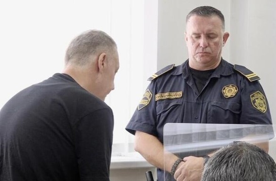 PLAKAO PRED KANTONALNIM SUDOM U TUZLI: Elvis Ćustendil otkrio detalje ...