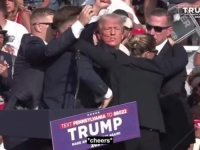 NEVJEROVATNO: Pogledajte šta je Trump uradio nakon pucnjave na njega (VIDEO)