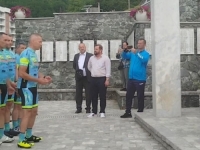 BICIKLIMA IZ ŠVICARSKE U SREBRENICU: Krenuli na put dug 1.600 kilometara; Danas su u Cazinu...