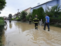 NEVRIJEME I U ČEŠKOJ: Poplavljene zgrade, ljudi evakuirani, a šteta... (FOTO)