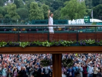 EMOTIVAN TRENUTAK: Veliki Andy Murray u suzama se oprostio od Wimbledona