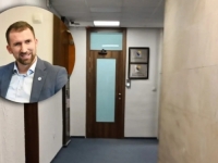 IMPLEMENTIRAO NAUČENO U IT SEKTORU: NIP-ov ministar Delić zabarikadirao kabinet i instalirao kamere
