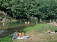 SVE VIŠE KUPAČA NA DRINI I ĆEHOTINI: Rijeke na području Foče nikad nisu bile toplije
