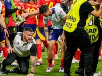 KAKAV BIZARAN PEH: Španski napadač mogao bi propustiti finale zbog uklizavanja zaštitara (VIDEO)