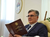 DODIKOV POTRČKO 'POJASNIO' SCHMIDTU: 'Entiteti su bili države i sada su samo ograničenog spoljnog suvereniteta!'