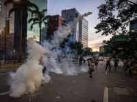 PROTESTI PROTIV MADURA U VENECUELI: Najmanje jedna osoba ubijena, skoro 50 uhapšenih