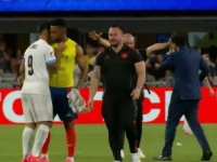 UJEDA I U POZNIM IGRAČKIM GODINAMA: Luis Suarez ponovo pokušao da ugrize igrača (VIDEO)