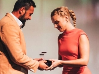 ZVIJEZDA NETFLIXA: Glumici Mireli Balić uručena nagrada OFF-a za najbolju žensku ulogu u serijama...