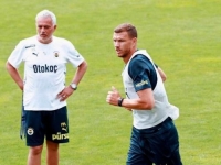 IZVRSNO FRANCUSKO KRILO SLIJEĆE U ISTANBUL: Mourinho i Džeko dobijaju veliko pojačanje u Fenerbahčeu