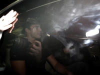 TUŽNI PRIZORI SA ULICE: Nekada najskuplji engleski nogometaš se pijan tuče i vrišti na prolaznike (FOTO, VIDEO)