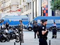 INCIDENT U TRGOVAČKOJ ČETVRTI: Nožem napao policajca u Parizu, teško je povrijeđen