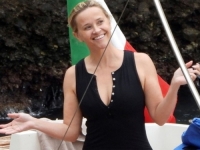 GODINU DANA NAKON RAZVODA: Holivudska miljenica viđena kako uživa s novim muškarcem (FOTO)